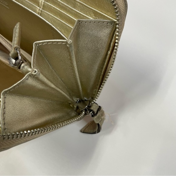 Coach Womens Wallet Zip Around Accordion Off White Metallic Gold Leather #0693 - Picture 13 of 15